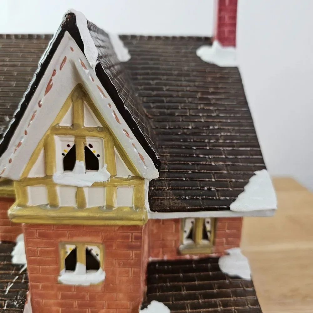 Yuletide Snow Hamlet Calgary‎ Mansion 1986 House Light & Cord Vintage Victorian